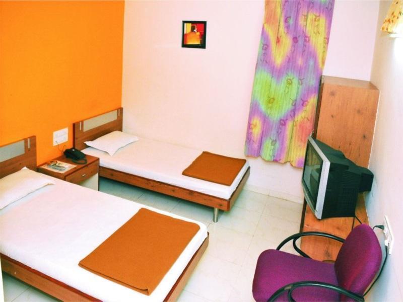 Hotel Rudra Regency Ahmedabad Extérieur photo